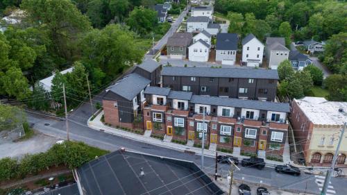 St. Elmo Improvement League Apartment | St Elmo Townhome Walk to River, Incline and Dining