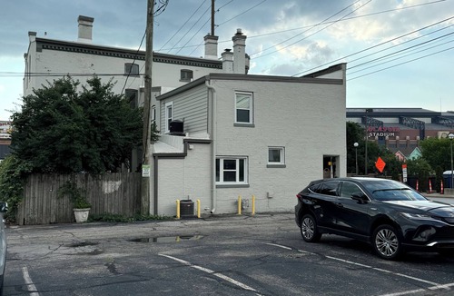 Babe Denny House | Stadium Stays #2 in downtown INDY. 5 minute walk to the Stadium. Free parking.