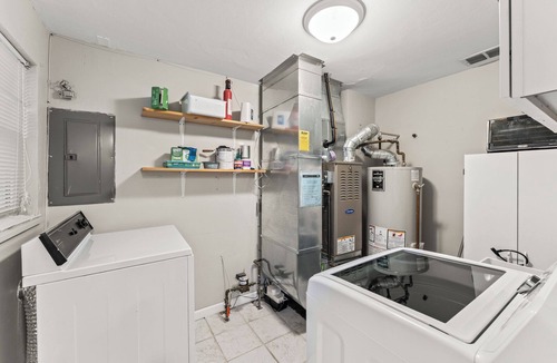 Kettering House | Stay active, rest easy in this updated 2BR near The Greene! Perfect for snowbirds seeking comfort, convenience, and peaceful living close to shops, dining & medical care. Your cozy home-away-from-home awaits.