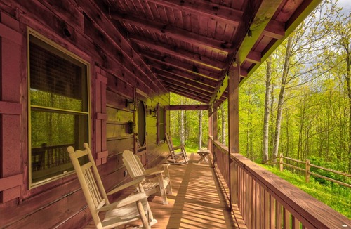 Todd Cabin | Stay at The GOAT! New listing between Boone and West Jefferson!