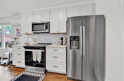 Cherry Apartment | Stay in the center of it all!