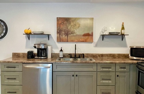 Mentone House | Stay in this charming 2-bedroom home in serene Mentone.