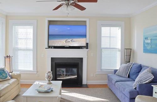 North Carolina Coast Apartment | Stay Salty Villa with views of canal and short walk to beach