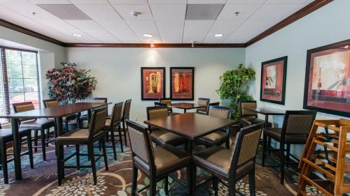 Wilmington Hotel | Staybridge Suites Wilmington East by IHG