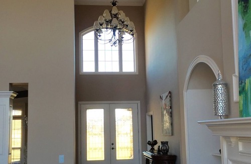 Floyds Knobs House | Staycation with 5 bedrooms and heated pool and hot tub