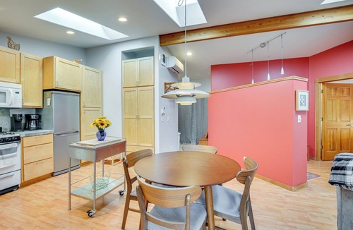 Southeast Eugene Apartment | Step-Free Ease 2 Mi From UO Campus