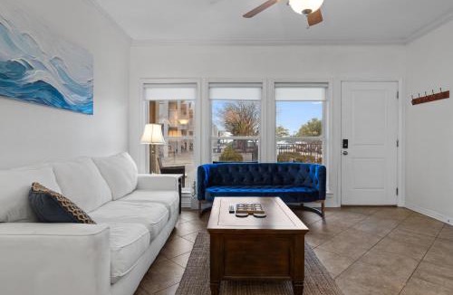 Long Beach Apartment | Steps from the Sand and Town Green - 2BR Coastal Retreat