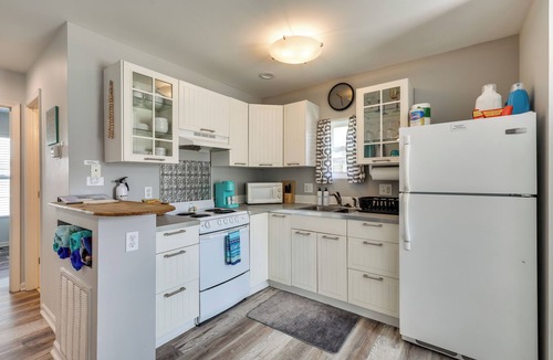Wilmington Beach Cottage | Steps to Ocean! Family-friendly Carolina Beach Gem