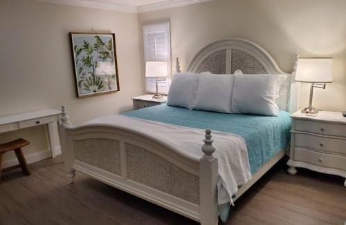 Myrtle Beach House | Steps to the Beach - Near Ocean Annie's and Apache Pier