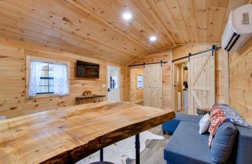 Lynx House | Stout Cabin w/Fire Pit: 1 Mi to Ohio River!