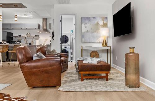 Crescent Beach Apartment | Stranded Unit C