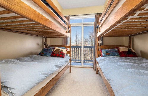 Stratton Mountain Villa | Stratton Springs Premier End Unit with Hot Tub