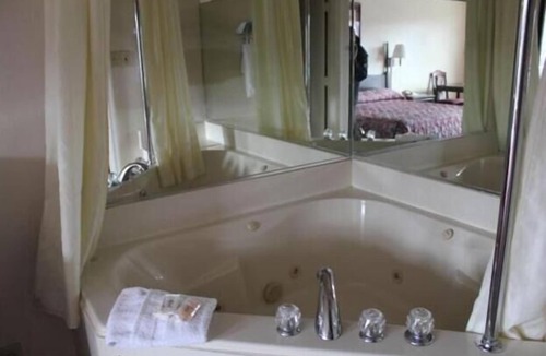 Decatur Hotel | Studio 9 Inn & Suites