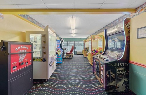 Myrtle Beach Hotel | Studio at Landmark - Pools & Beach Access