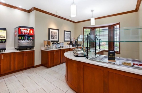 Kalamazoo Apartment | Studio | Free Breakfast. Indoor Pool