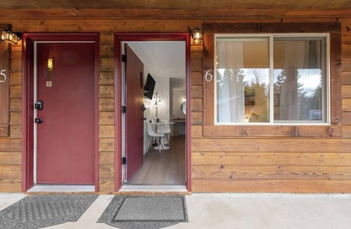Quilcene Apartment | Studio | Mountainview | Patio | Dog Friendly