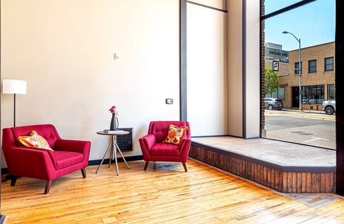 Madison Hotel | Studio Queen in the heart of downtown.