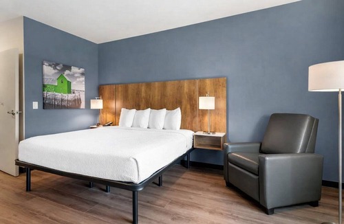 McDonough Hotel | Studio Unit w/Free Parking & Breakfast | 1 Mi to South Point Shopping Center