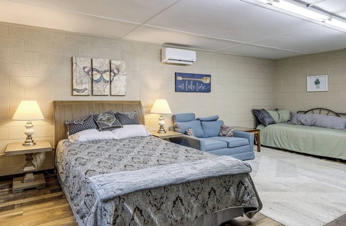Clinton Apartment | Studio w/Greers Ferry Lake Access & Resort Perks!