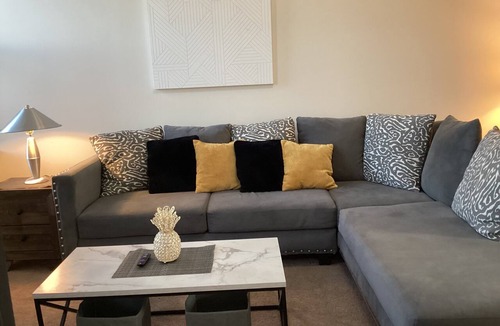 Downtown Greensboro Apartment | Stylish Bedroom Escape-Warm & Relaxing Ambiance in lovely Greensboro with AC