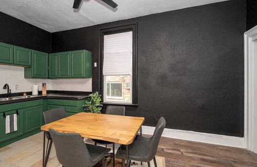 Walnut Hills Condo | Stylish, Modern Gem in the HIlls