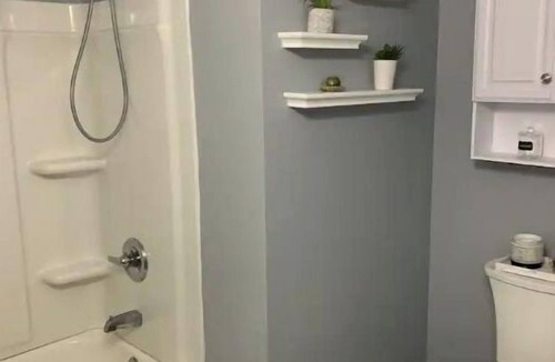 New Irving Park House | Stylish One Bedroom home 5 min away from Downtown.