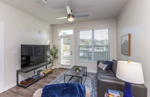 CUF Apartment | Stylish Retreat | Only 2miles to UC & Downtown Life