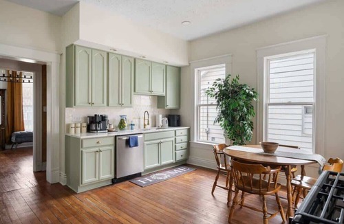 Beechmont House | Stylish Retreat | Perfect Location | Spacious Yard