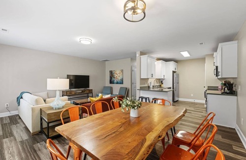 Taylors House | Stylish & Spacious New Build | King Beds + Private Patio | Sleeps 8