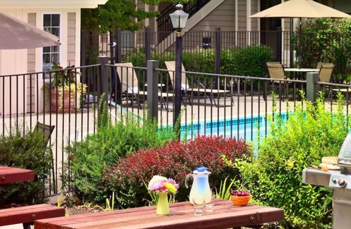 Sharonville House | Suitable Amenities! 2 Pet-Friendly Units, Full Kitchen, Onsite Pool, FREE Bfast!
