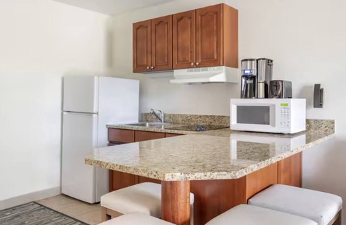 Mishawaka Hotel | Suite Perfect for Families Visiting Notre Dame for Campus Events and Games