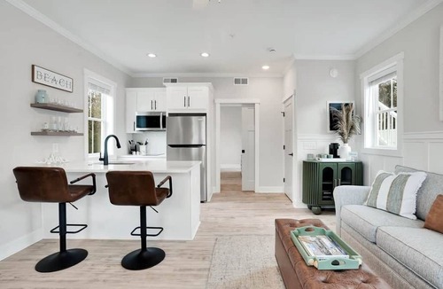 Southport Apartment | Suites on Brown - Loggerhead Suite