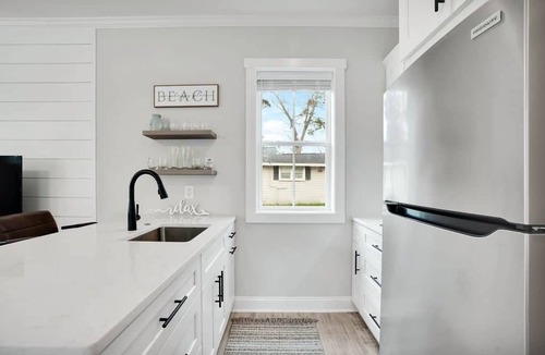 Southport Apartment | Suites on Brown - Loggerhead Suite