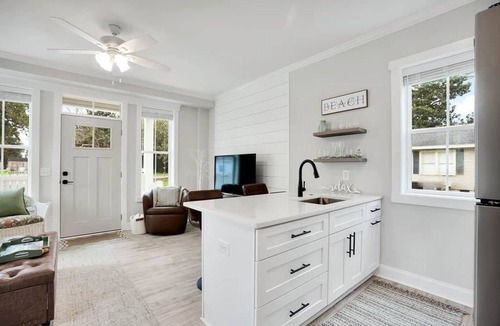 Southport Apartment | Suites on Brown - Loggerhead Suite