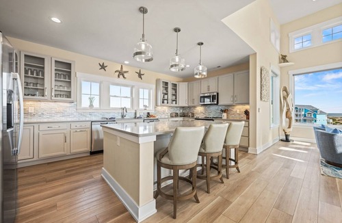Salvo House | Summer Salt - near the ocean + pool+ pet stay free