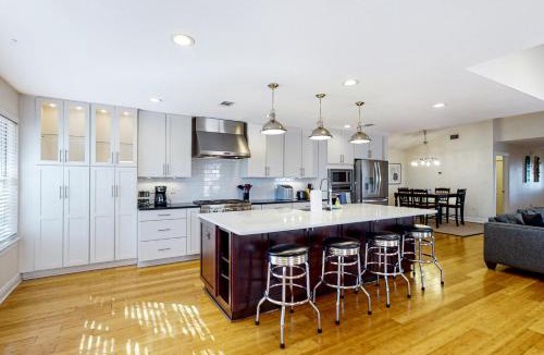 Crystal Beach House | Sun Sailing