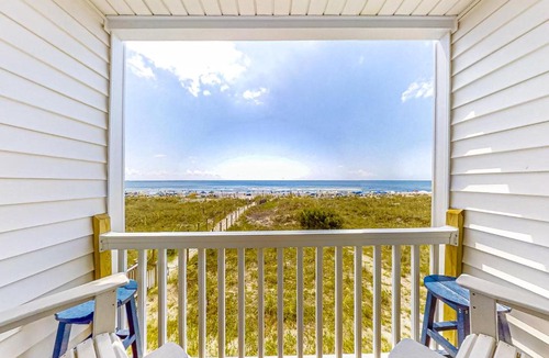 Crescent Beach Apartment | Sun Villa B-2