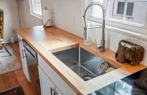 Charlottesville House | Sunny & Cozy Walkable Downtown Cottage