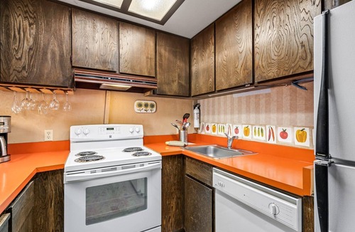 Bear Valley Condo | Sunny, Spacious & Pet Friendly - Creekside #39 by Bear Valley Vacation Rentals