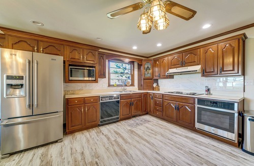 Buechel House | Sunroom & Spacious Yard: Home Near Louisville!