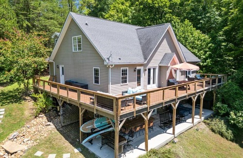Leasburg House | Sunset Cove Stay with Hot Tub Lakefront Movie Room