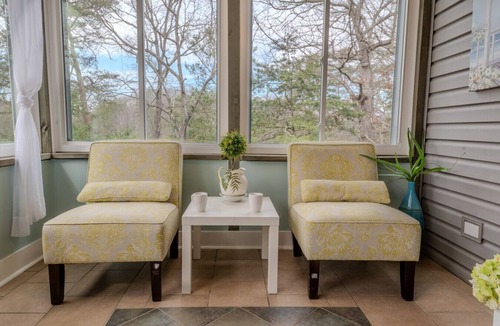 Lancaster House | Sunset Point on Greenvale Creek/Private waterfront retreat with dock