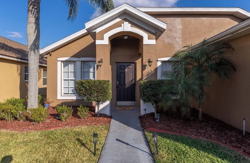 Lakeview Village House | Sunshine Oasis, 4Bed/2Bath W/Private Heated Pool