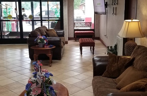 Grayson Hotel | Super 8 by Wyndham Grayson