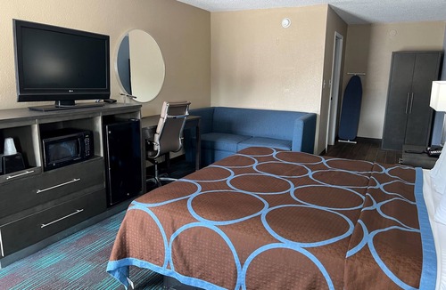 Newport News Hotel | Super 8 by Wyndham Newport News