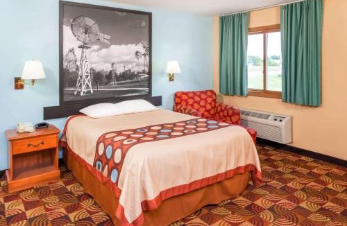 Shipshewana Hotel | Super 8 by Wyndham Shipshewana