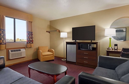 Miner Hotel | Super 8 by Wyndham Sikeston/Miner Area