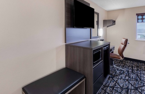 Charlottesville Hotel | Super 8 by Wyndham Charlottesville