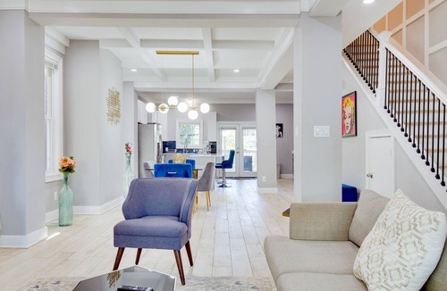 Church Hill House | Superb 3BR W/Balcony Near Capitol Center
