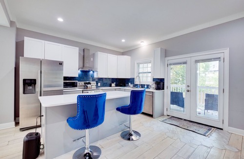 Church Hill House | Superb 3BR W/Balcony Near Capitol Center